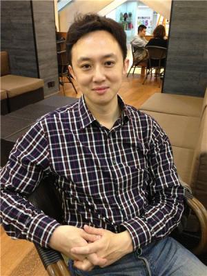 教育经历 1994/09~1998/06，逢甲大学，水利工程学系，本科/学士 2000/09~2001/10，荷兰IHE，水利系（河川工程方向），研究生/硕士 2004/09~2008/07，清华大学，水利系（泥沙方向），研究生/博士  工作经历 2002/04~2003/03，台湾淡江大学，水资源管理与政策研究中心，研究助理 2008/08~2010/08，jbo竞博官网登录，地理科学与规划学院，博士后 2010/09~2013/05，jbo竞博官网登录，地理科学与规划学院，讲师 2013/06~2018/7，jbo竞博官网登录，地理科学与规划学院，副教授 2018/8~ 迄今，jbo竞博官网登录，jbo竞博官网登录，副教授  论文著作  Chen Zhihe*, Zeng Bingchuan. Characteristics of micro-interface adsorption kinetics between sediments and Cu ions.   International Journal of Sediment Research (2016) In Press.http://dx.doi.org/10.1016/j.ijsrc.